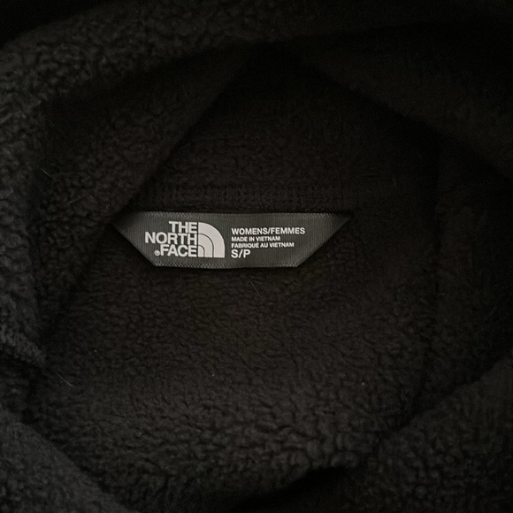 The North Face women’s fleece cowl neck pullover with front pocket - Picture 4 of 8